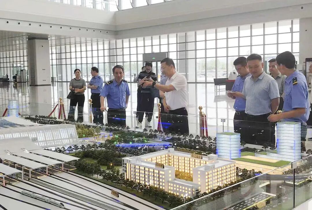 万强检察长调研走访宜昌铁路一线单位